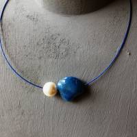 Modischer Hals Reif mit Blue Ocean Achat und Muschelkern Perle. Ideal als Geschenk für einen Lieben Menschen. Bild 5
