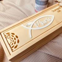 Aufbewahrungsbox für Taufkerzen | personalisierte Kerzenbox mit Namen | Holzkiste mit Gravur für die Taufkerze Bild 2