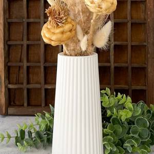 weiße 2 in 1-Vase mit Rillen aus Keramikgießmasse (groß), auch als Teelichthalter verwendbar Bild 5
