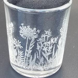 Windlicht, Glas mit Gravur, graviertes Glas, Handarbeit, handgemacht, mit gebrannten Holzbrett, Teelichthalter,Dekoratio Bild 7