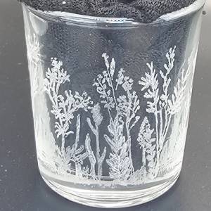 Windlicht, Glas mit Gravur, graviertes Glas, Handarbeit, handgemacht, mit gebrannten Holzbrett, Teelichthalter,Dekoratio Bild 9