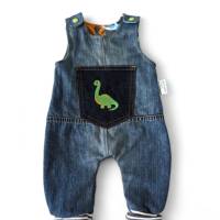 Babystrampler Gr. 62 bestickt mit Dino, Jeans-Upcycling Unikat Bild 3