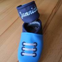 Krabbelschuhe mit Namen, Babyschuhe, Lederpuschen, personalisierte Lauflernschuhe - Sneakers blau Bild 2