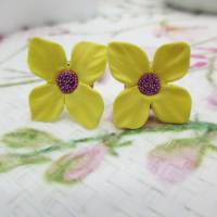Kleine Ohrstecker mit gelben Blumen, leichte Ohrringe für den Sommer, Ohrstecker aus Ton, florale Ohrstecker, Geschenk Bild 5