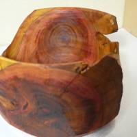 Sehr schöne gedrechselte Wollschale Garnschale Holzschale aus Apfelbaum, mit Naturrissen Bild 9