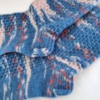 Socken in blau, Wollsocken Kuschelsocken, Gr. 41/42, mit schönem Strickmuster u. verstärkter Ferse, handgestrickt Bild 6