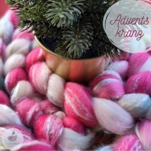 Handgefärbter Kammzug aus weichem Merino und glänzendem Bambus in weihnachtlichen Farben zum Spinnen oder Filzen Bild 3