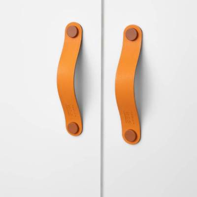 Ledergriffe Coral Serie "Arc" handgefertigte Möbelgriffe Orange Koralle / Schrankgriffe in 30 Farben