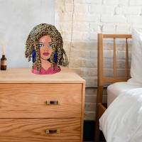 Skulptur Frauenkörper Pop Art Büste "Frau mit Dreadlocks und Ohrringen" Bild 7