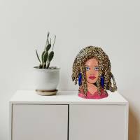 Skulptur Frauenkörper Pop Art Büste "Frau mit Dreadlocks und Ohrringen" Bild 8