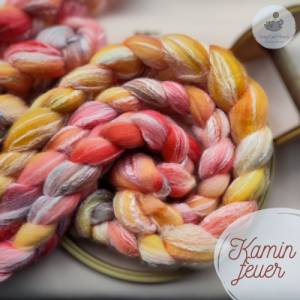 Handgefärbter Kammzug aus weichem Merino und glänzendem Tencel in feurig-warmen Farben zum Handspinnen oder Filzen Bild 1