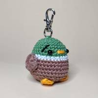 Süße gehäkelte Ente Schlüsselanhänger “Egon”, Amigurumi, gehäkeltes Tier, Glücksbringer, Natur, Vogel Bild 2