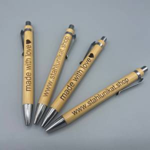 Kugelschreiber mit individueller Gravur aus Holz Bild 2