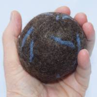 Großer Filzball Wolle 7,5 cm waschbar handgemacht zum Spielen, Jonglieren, Handtraining, Entspannen Bild 1