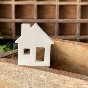 weiße Mini-Häuser, kleine Deko-Häuschen aus Keramikgießmasse Bild 5