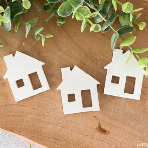 weiße Mini-Häuser, kleine Deko-Häuschen aus Keramikgießmasse Bild 9