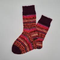 Gestrickte dickere Socken in Beeren Tönen,Gr. 38/39,Stricksocken,Kuschelsocken aus 6 fach Sockenwolle handgestrickt Bild 1