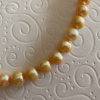 Gelbe Perlenkette 44 cm lang mit Si925–Verschluss, geknüpft, Zuchtperlencollier, Geschenk Frau, Handarbeit aus Bayern Bild 6