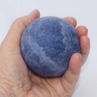 Filzball Wolle 6,6 cm waschbar handgemacht zum Spielen, Jonglieren, Handtraining, Entspannen Bild 1