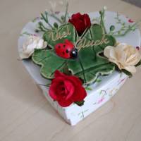 Geldgeschenk Box in Herzform mit einem Glücksklee Blatt - - Geschenkidee - Muttertag - Abitur, Berufsstart , Geburtstag Bild 2