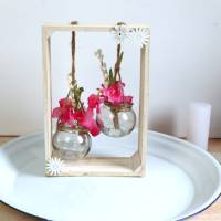 Tischgesteck, Fensterdeko, Rahmen mit dekorierter Vase, Blumengesteck Bild 4