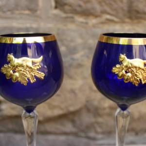2 Weingläser kobaltblau Metallmontur Fuchs Eichenzweig mit Goldauflage Kristall Vintage 50er Jahre Bild 1