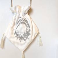 Kleines weiße Handtasche aus Baumwolle/Lyocell mit Silberstickerei Bild 2