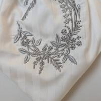 Kleines weiße Handtasche aus Baumwolle/Lyocell mit Silberstickerei Bild 4