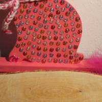Osterdeko ROSENHASERL  Collage auf einer Baumscheibe rosa Osterdekoration  Osterei Hase Rose Federn Bild 8