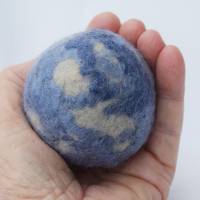Filzball Wolle 6,1 cm waschbar handgemacht zum Spielen, Jonglieren, Handtraining, Entspannen Bild 1