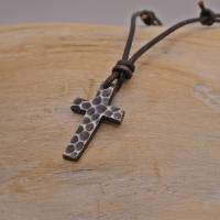 Geschwärztes Silberkreuz "Vinzenz", Kreuz in Silber 925 mit Lederband,  cooles Geschenk zur Konfirmation, Kommun Bild 2