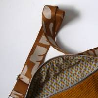Bauchtasche MAISGELB Crossbodybag Größe M aus Breitcord mit Wechselgurt von zimtblüte Bild 4
