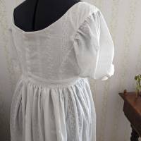 Kleid Regency aus Baumwollbatist mit Stickerei Bild 6