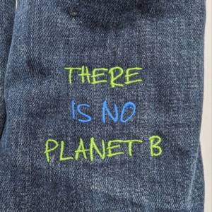Upcycling Hausschuhe für Erwachsene aus Jeans, No Planet B Bild 3