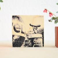 Berliner Bär mit Currywurst, Fotografie auf hochwertiger Multiplex Platte, handmade Bild 1