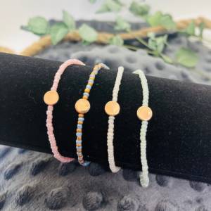 Zartes Perlenarmband „Candies“, verschieden farbige Rocailles in poppigen Farben mit Herz Detail, Hummerverschluss, Miyu Bild 8