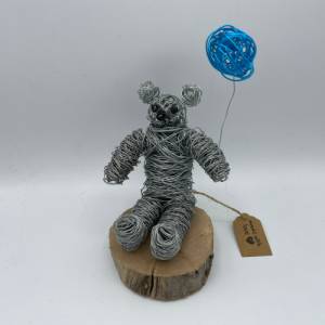 Teddybär mit Luftballon aus Draht Bild 3