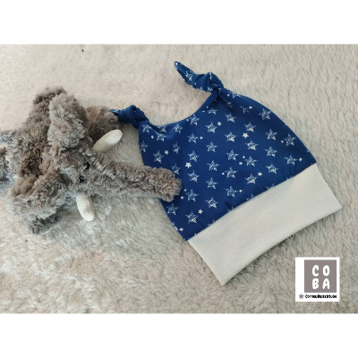 Babymütze Knotenmütze blau mit weißen Sternen 3 - 6 Monate