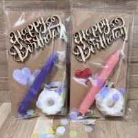 Geburtstag to go / Kleine Geschenktüten mit Gugelhupf Kerzenhalter, Kerze, Konfetti und Mini Holzschild Bild 2