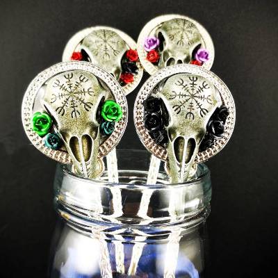 Haarstab, Haarnadel,  Gothik, Rabenschädel mit Rosen