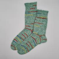 Gestrickte dickere Socken in hellgrün bunt,Gr. 42/43,Stricksocken,Kuschelsocken aus 6 fach Sockenwolle handgestrickt Bild 1