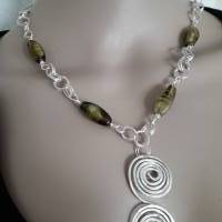 Wunderschöne Halskette mit tollen Böhmischen Glasperlen & großer Doppelspirale Bild 6