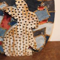 Osterdeko JEANS-EI  Collage auf einem Holzei aus Jeans und Metallplättchen im Shabby-Stil bemalt mit Acrylfarben Bild 2