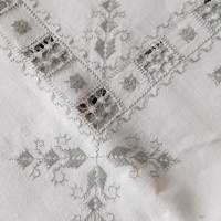 TRUE VINTAGE Deckchen,Tischdecke,Aufleger Leinen mit Stickerei 60er shabby chic Landhaus Bild 2