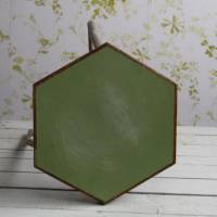 dreibeiniger Vintage Hocker mit grüner Platte Bild 3