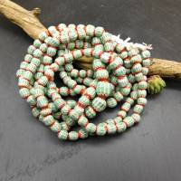 Chevron Perlen aus Java - hellgrün, weiß, rot - ganzer Strang - 65 Glasperlen Bild 3