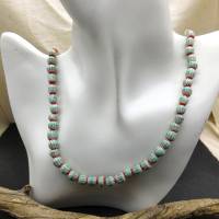 Chevron Perlen aus Java - hellgrün, weiß, rot - ganzer Strang - 65 Glasperlen Bild 8