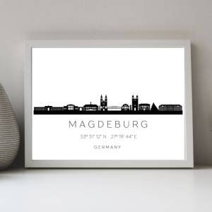 Poster MAGDEBURG SKYLINE mit Koordinaten | Heimat Stadt | Stadtposter | Personalisiert | Sehenswürdigkeiten Geschenk Kun Bild 1