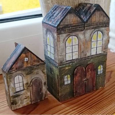 Deko-Holz-Stadthaus, 2er-Set handbemalt