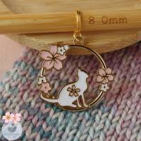 Handgefertigter Maschenmarkierer mit Katze und Kirschblüten im Kreis zum Stricken oder Häkeln! Sakura! Bild 8